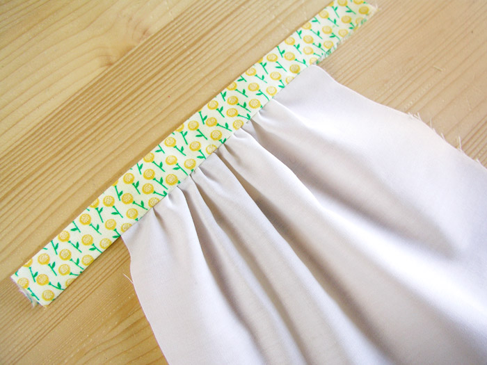 Cómo fruncir tejidos a máquina | Betsy Costura